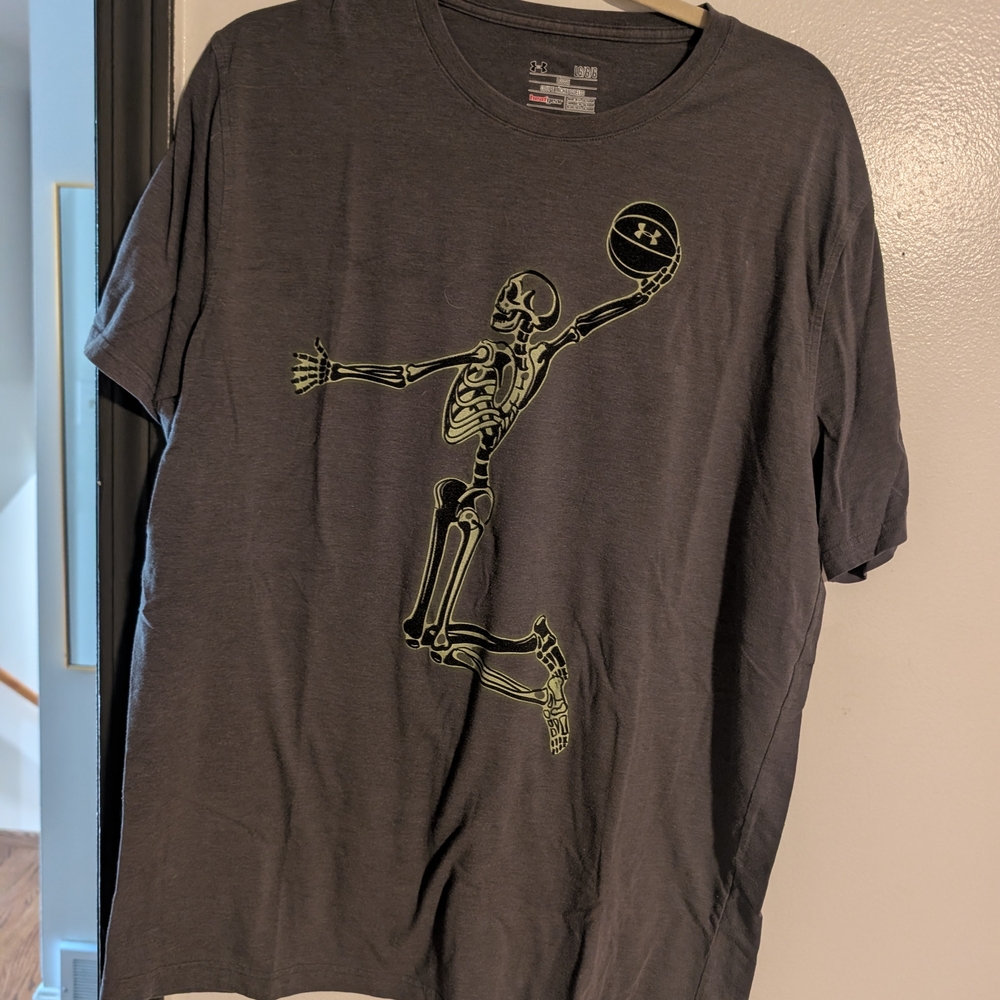 Under Armour Men's Charcoal Skeleton Graphic Tee